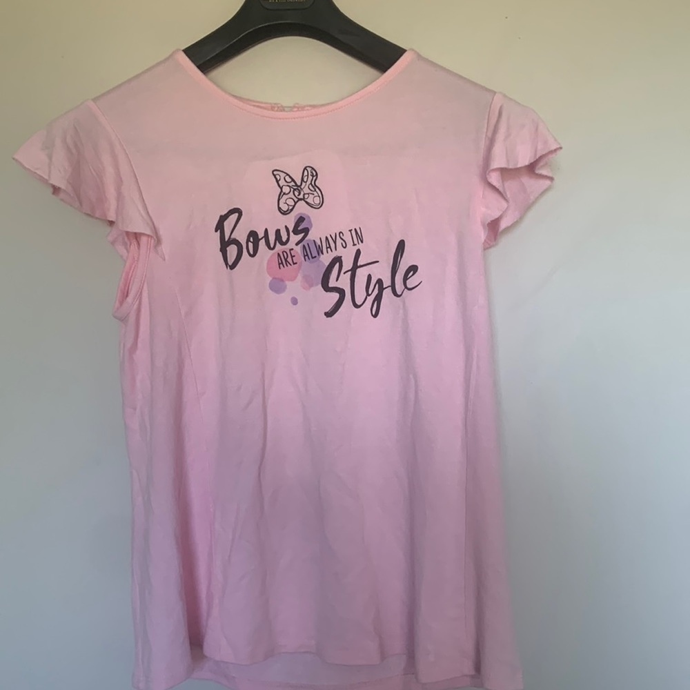 Disney parks Minnie Mouse tee shirt bows are always in style